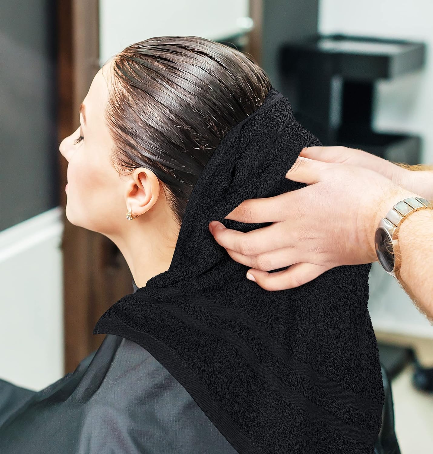What advantages do bleach-resistant towels have in a salon setting?