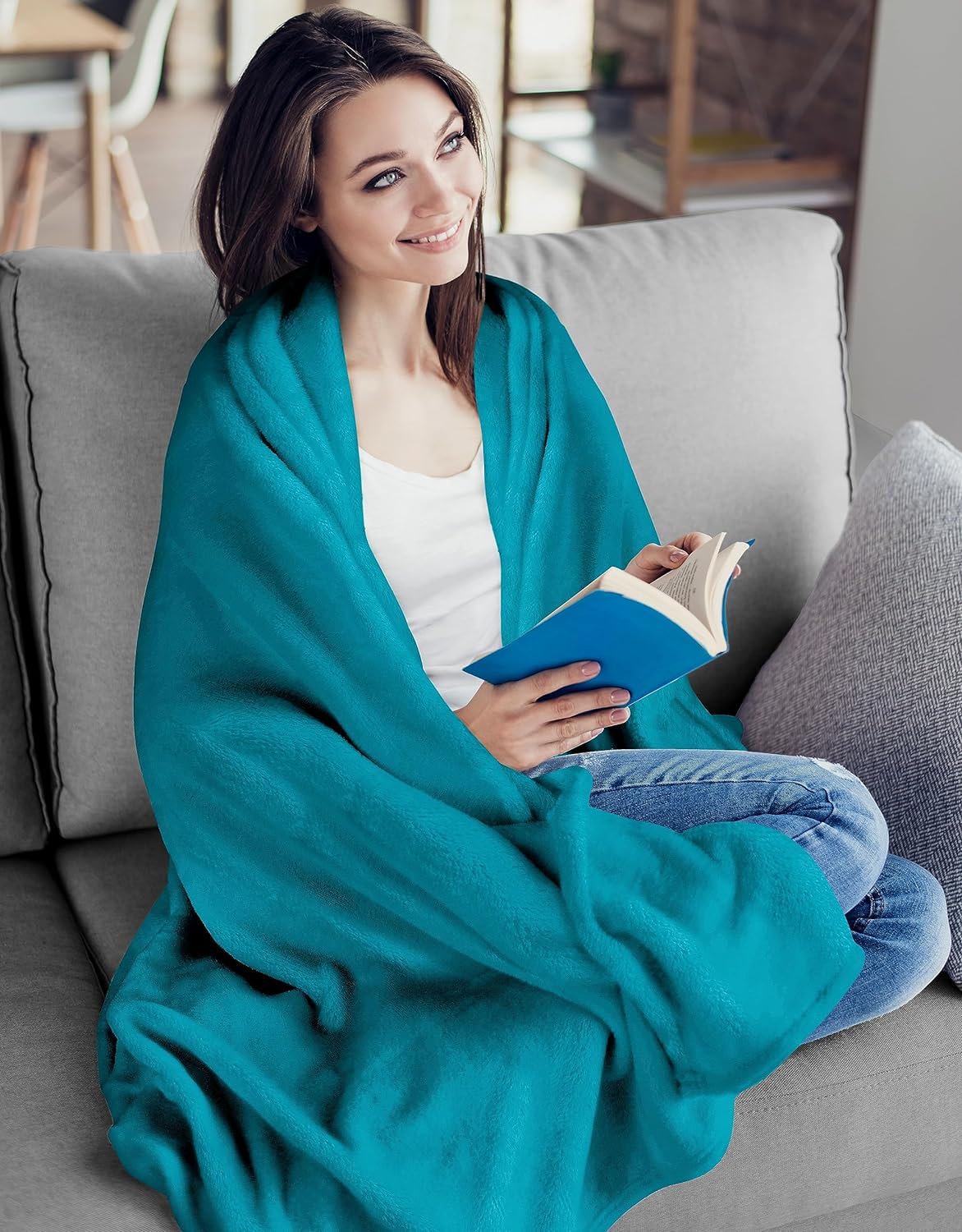 Utopia Bedding Fleece Blanket Twin Size Burgundy 300GSM Luxury Bed Blanket Anti-Static Fuzzy Soft Blanket Microfiber