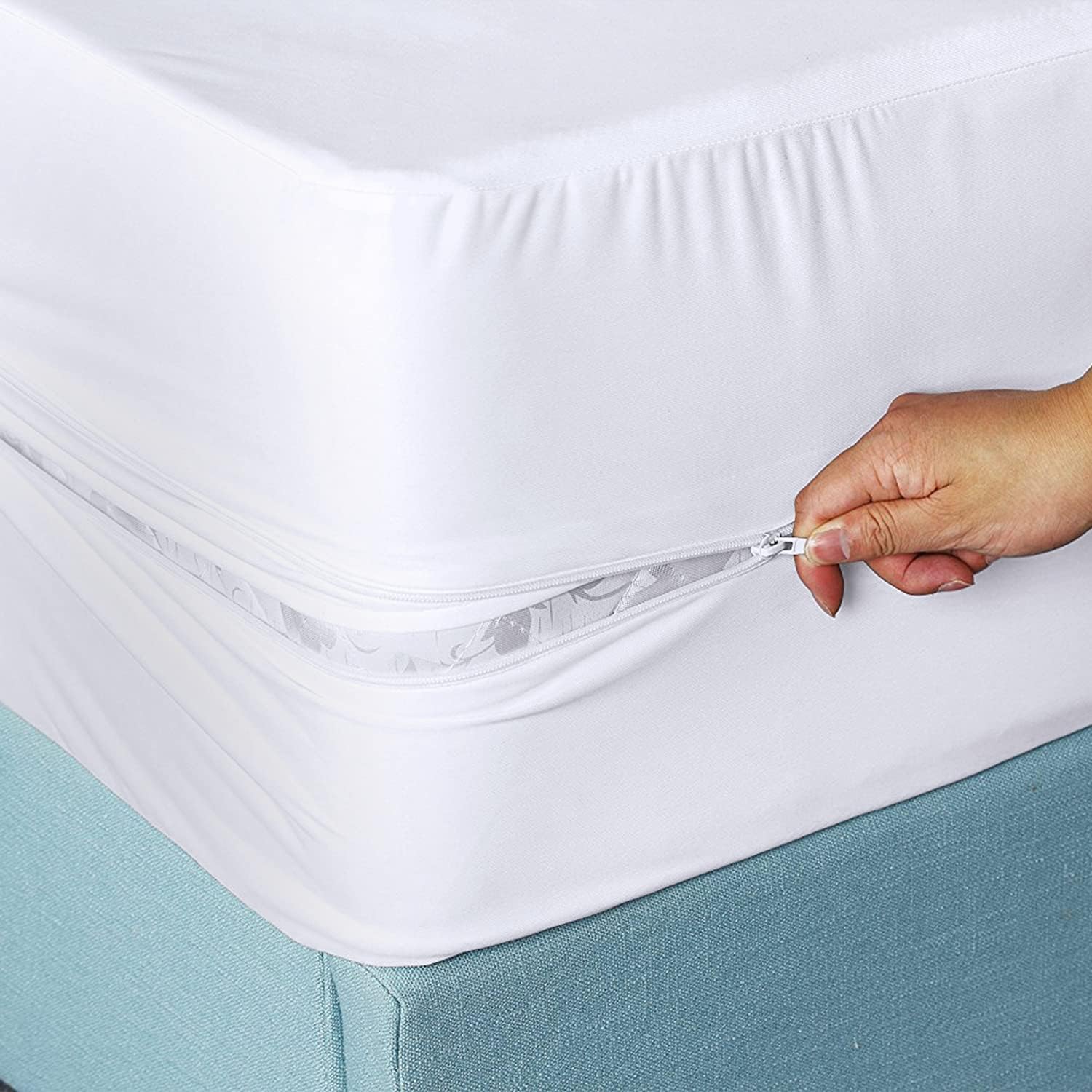 Utopia Bedding Waterproof Pillow Protector Zippered (2