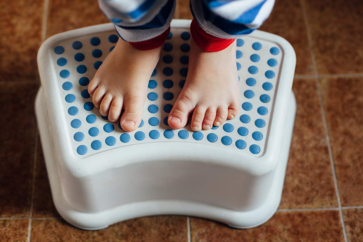 Utopia Home | Wholesale Kids Step Stool In Bulk (Blue) – Utopia Brands